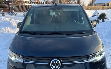 Volkswagen Multivan, 2022 год, 4 900 000 рублей, 2 фотография