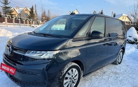 Volkswagen Multivan, 2022 год, 4 900 000 рублей, 3 фотография