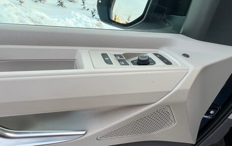 Volkswagen Multivan, 2022 год, 4 900 000 рублей, 14 фотография