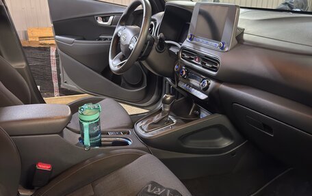 Hyundai Kona I, 2021 год, 2 050 000 рублей, 10 фотография