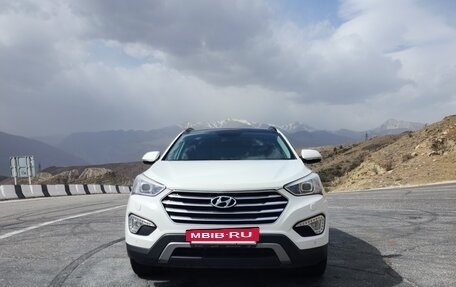 Hyundai Santa Fe III рестайлинг, 2014 год, 1 940 000 рублей, 2 фотография