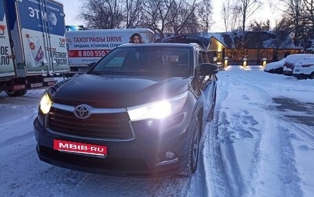 Toyota Highlander III, 2014 год, 2 650 000 рублей, 2 фотография
