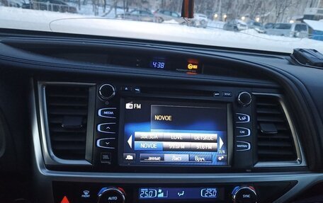 Toyota Highlander III, 2014 год, 2 650 000 рублей, 10 фотография