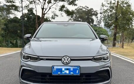 Volkswagen Golf VIII, 2022 год, 2 004 000 рублей, 2 фотография