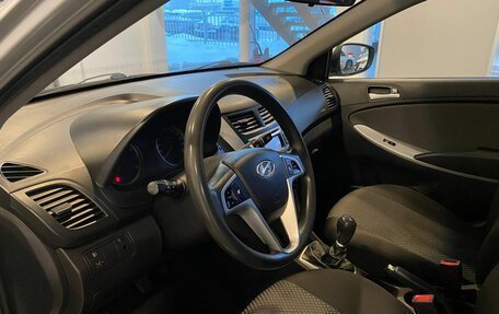 Hyundai Solaris II рестайлинг, 2013 год, 630 000 рублей, 22 фотография