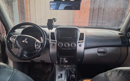 Mitsubishi Pajero Sport II рестайлинг, 2014 год, 2 500 000 рублей, 5 фотография