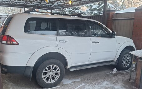 Mitsubishi Pajero Sport II рестайлинг, 2014 год, 2 500 000 рублей, 2 фотография