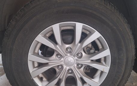 Mitsubishi Pajero Sport II рестайлинг, 2014 год, 2 500 000 рублей, 10 фотография