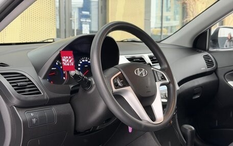 Hyundai Solaris II рестайлинг, 2015 год, 1 180 000 рублей, 23 фотография