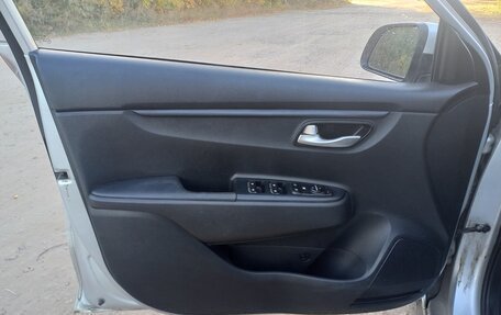 KIA Rio IV, 2018 год, 1 340 000 рублей, 9 фотография