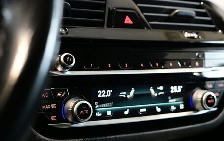 BMW 5 серия, 2019 год, 2 690 000 рублей, 12 фотография