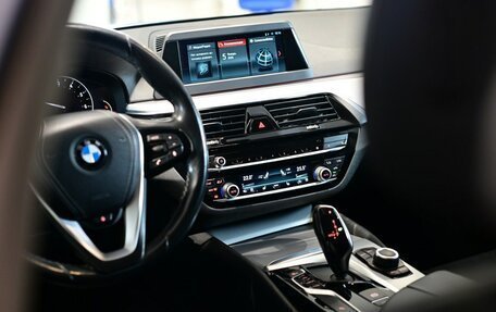 BMW 5 серия, 2019 год, 2 690 000 рублей, 11 фотография