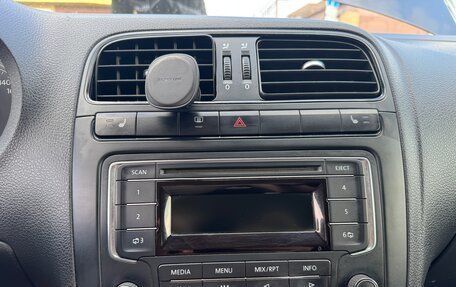 Volkswagen Polo VI (EU Market), 2013 год, 700 000 рублей, 2 фотография