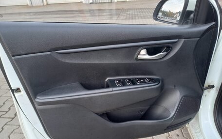 KIA Rio IV, 2018 год, 1 440 000 рублей, 10 фотография