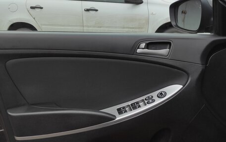 Hyundai Solaris II рестайлинг, 2016 год, 970 000 рублей, 24 фотография