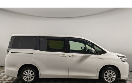 Toyota Voxy III, 2018 год, 1 979 000 рублей, 4 фотография