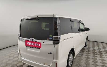 Toyota Voxy III, 2018 год, 1 979 000 рублей, 5 фотография