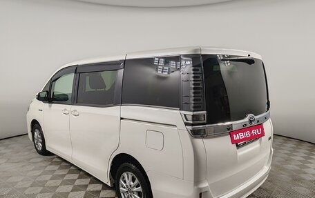 Toyota Voxy III, 2018 год, 1 979 000 рублей, 7 фотография