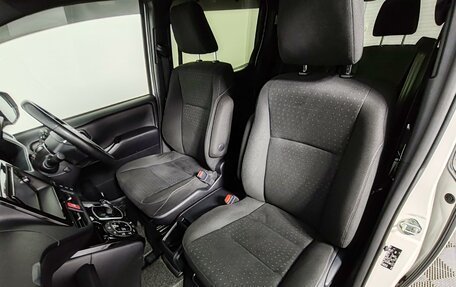 Toyota Voxy III, 2018 год, 1 979 000 рублей, 21 фотография