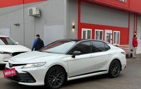 Toyota Camry, 2021 год, 3 150 000 рублей, 2 фотография
