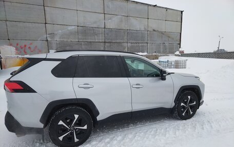 Toyota RAV4, 2021 год, 3 500 000 рублей, 4 фотография