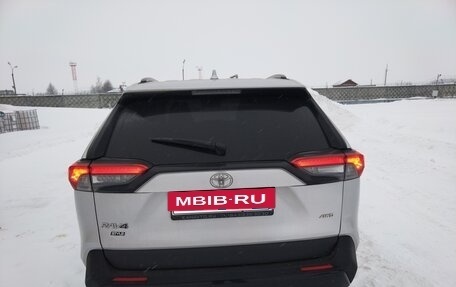 Toyota RAV4, 2021 год, 3 500 000 рублей, 5 фотография