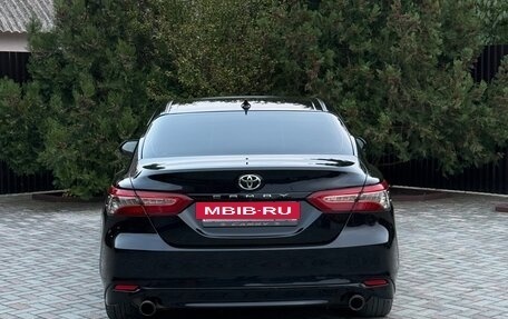 Toyota Camry, 2020 год, 2 850 000 рублей, 4 фотография