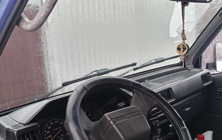 Mitsubishi Delica IV, 1995 год, 360 000 рублей, 8 фотография