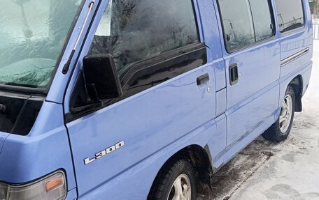 Mitsubishi Delica IV, 1995 год, 360 000 рублей, 7 фотография