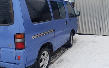 Mitsubishi Delica IV, 1995 год, 360 000 рублей, 3 фотография