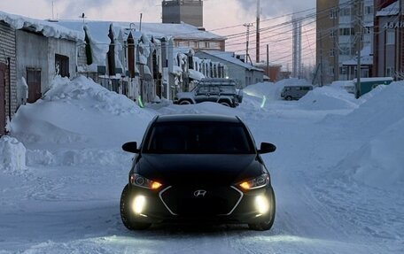 Hyundai Elantra VI рестайлинг, 2018 год, 1 490 000 рублей, 10 фотография