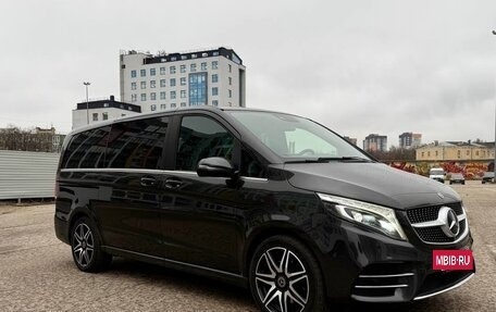 Mercedes-Benz V-Класс, 2019 год, 5 700 000 рублей, 2 фотография