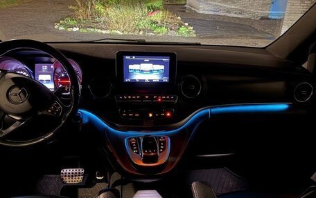 Mercedes-Benz V-Класс, 2019 год, 5 700 000 рублей, 9 фотография