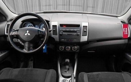 Mitsubishi Outlander III рестайлинг 3, 2011 год, 1 090 000 рублей, 10 фотография