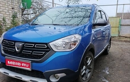 Dacia Lodgy, 2020 год, 1 590 000 рублей, 1 фотография