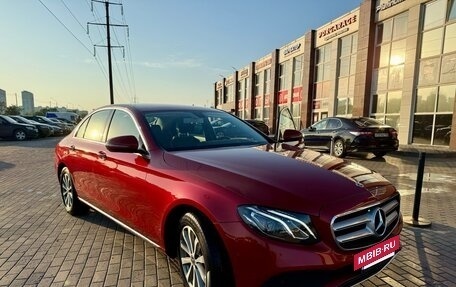 Mercedes-Benz E-Класс, 2018 год, 2 450 000 рублей, 15 фотография