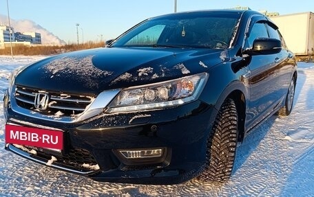 Honda Accord IX рестайлинг, 2013 год, 2 200 000 рублей, 13 фотография