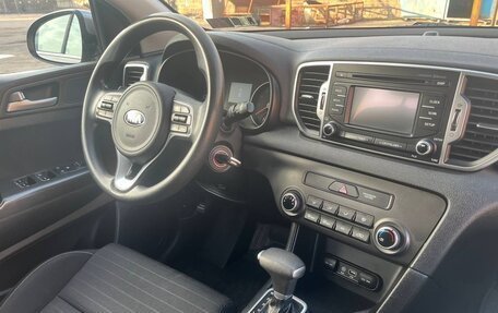 KIA Sportage IV рестайлинг, 2018 год, 1 800 000 рублей, 6 фотография