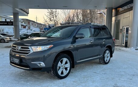 Toyota Highlander III, 2011 год, 1 890 000 рублей, 3 фотография