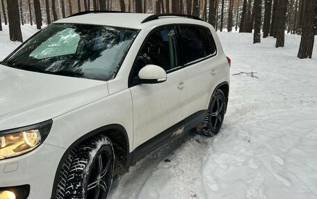 Volkswagen Tiguan I, 2011 год, 820 000 рублей, 2 фотография