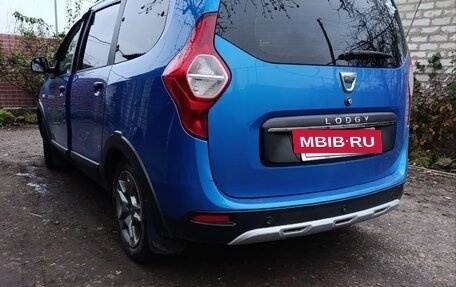 Dacia Lodgy, 2020 год, 1 590 000 рублей, 4 фотография