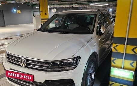 Volkswagen Tiguan II, 2019 год, 4 100 000 рублей, 2 фотография