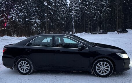 Toyota Camry, 2017 год, 1 690 000 рублей, 4 фотография