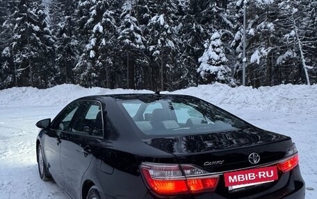 Toyota Camry, 2017 год, 1 690 000 рублей, 7 фотография