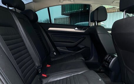 Volkswagen Passat B8 рестайлинг, 2017 год, 1 848 500 рублей, 10 фотография