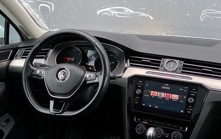 Volkswagen Passat B8 рестайлинг, 2017 год, 1 848 500 рублей, 15 фотография