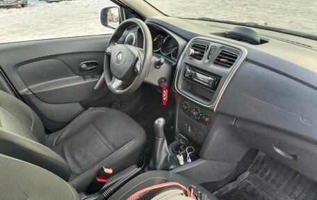 Renault Sandero II рестайлинг, 2015 год, 870 000 рублей, 4 фотография