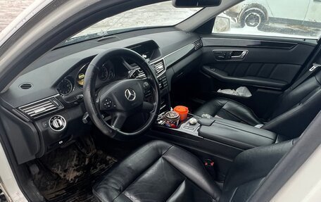 Mercedes-Benz E-Класс, 2011 год, 1 400 000 рублей, 4 фотография