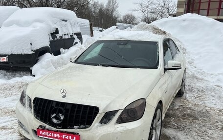 Mercedes-Benz E-Класс, 2011 год, 1 400 000 рублей, 2 фотография