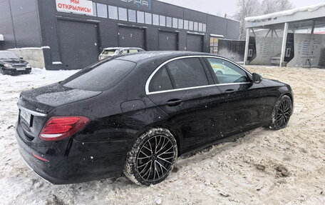 Mercedes-Benz E-Класс, 2019 год, 3 900 000 рублей, 6 фотография